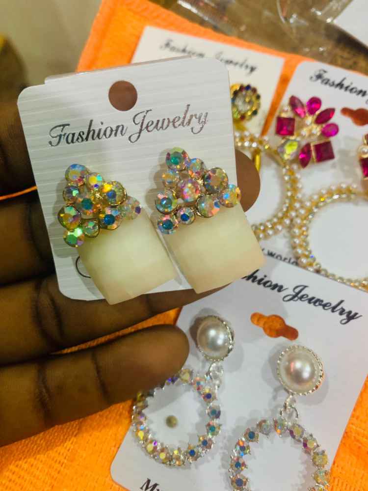 Gold plated earrings image - mobimarket