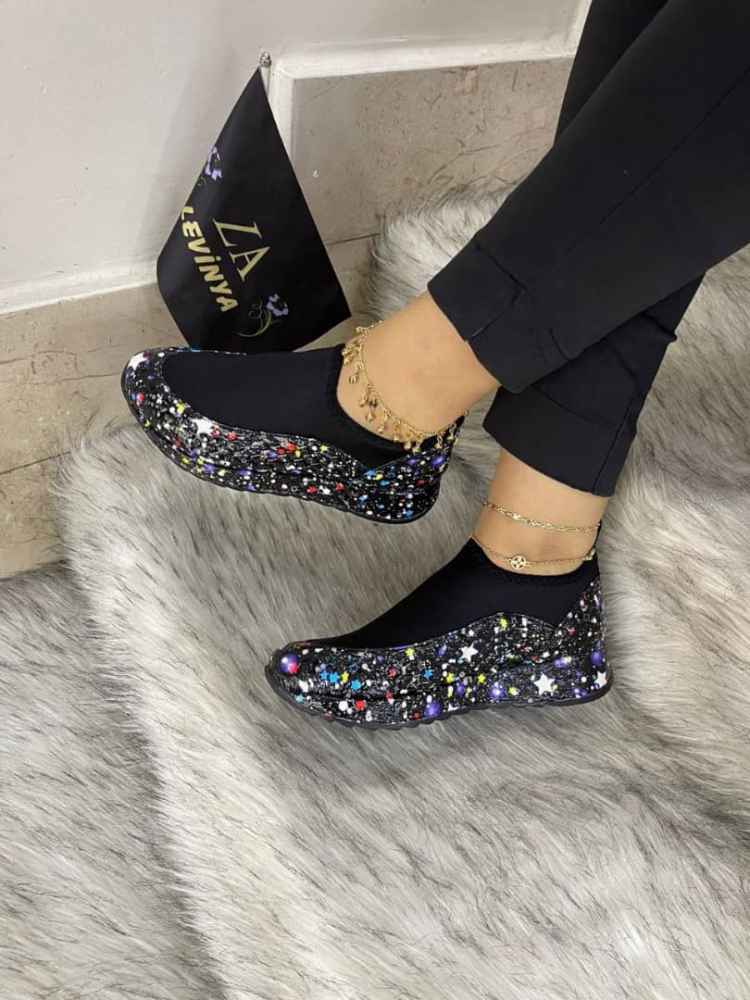 Ladies Sneakers image - Mobimarket