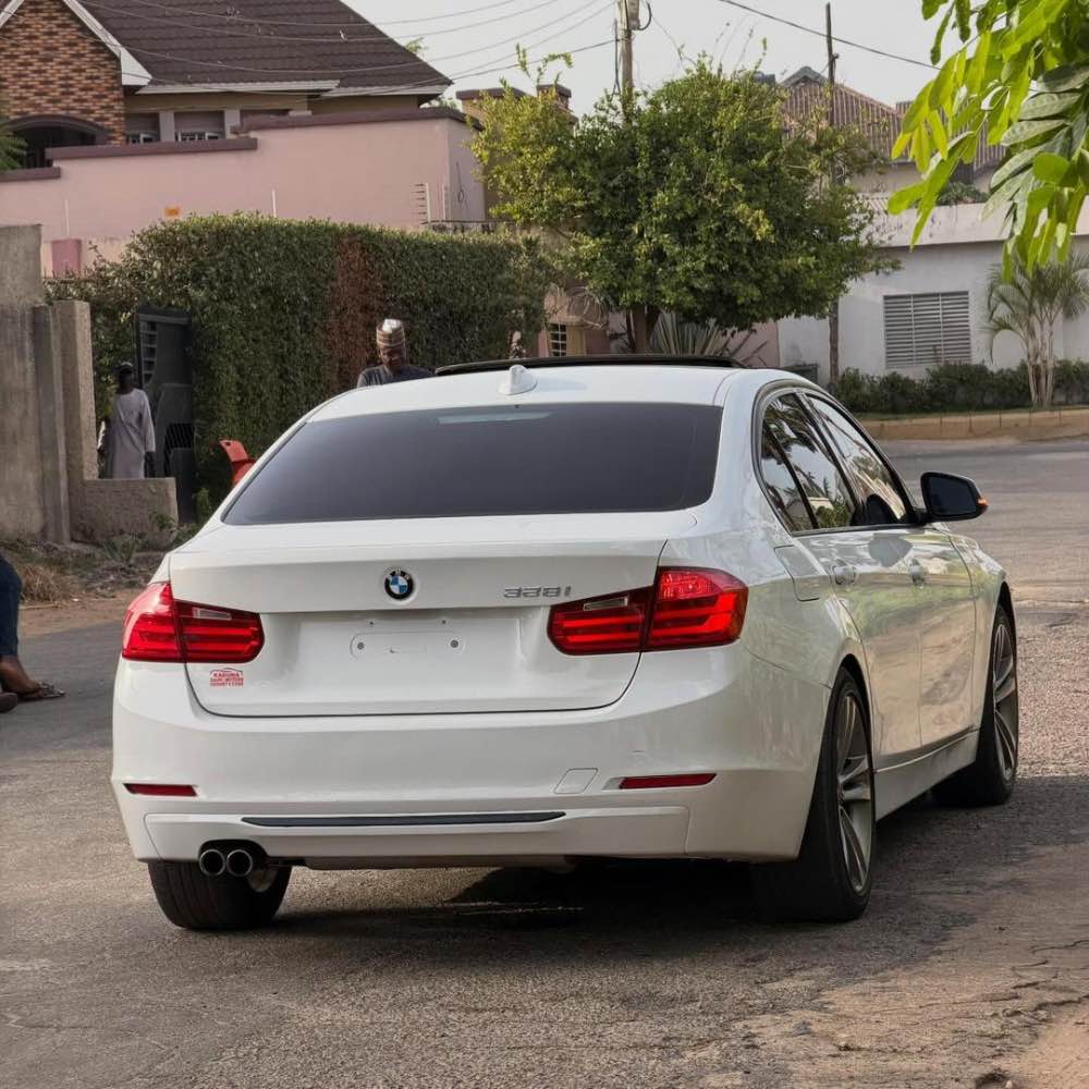 BMW F30 image - mobimarket