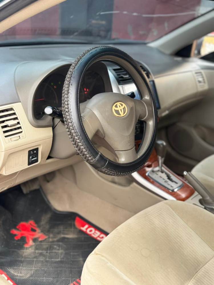 TOYOTA COROLLA 2010 image - mobimarket