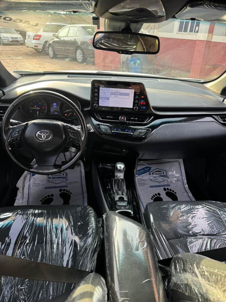 TOYOTA CHR image - mobimarket