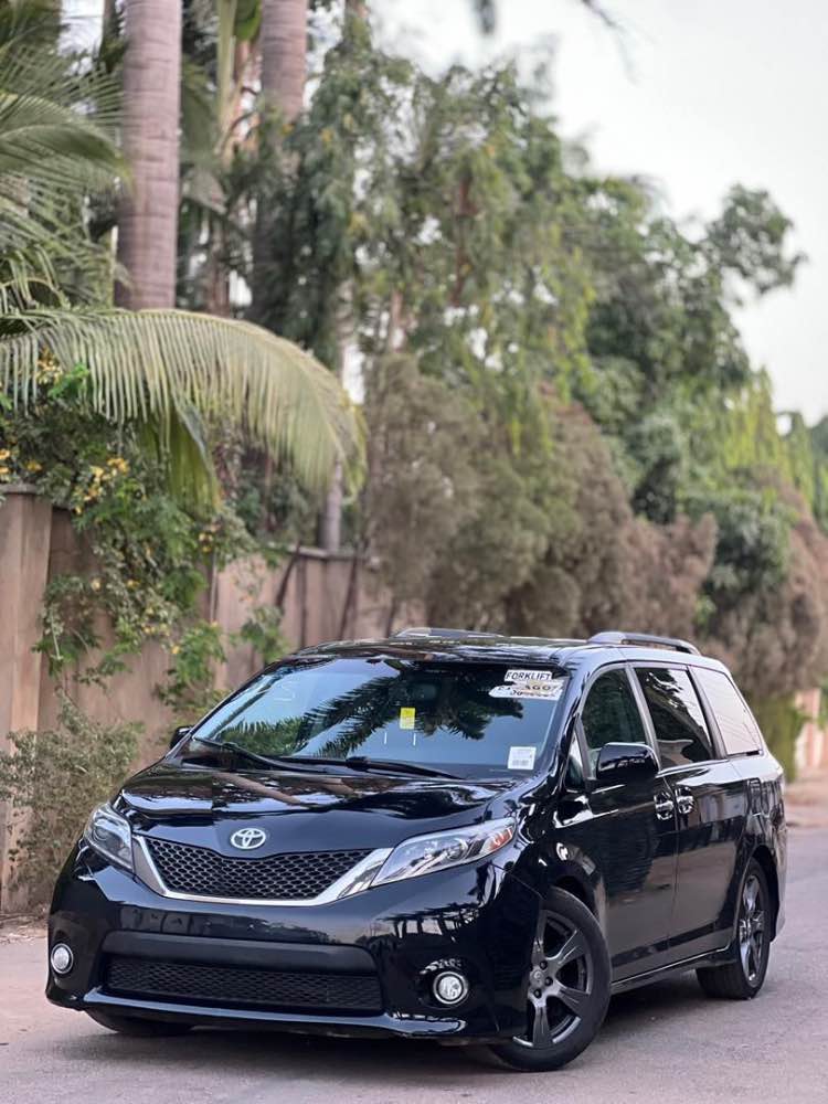 2018 TOYOTA SIENA image - Mobimarket